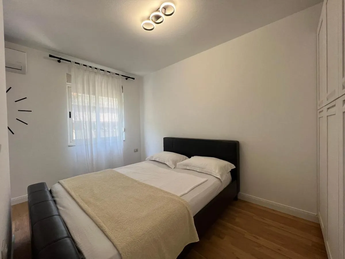 Lana Studio Apartment Tirana